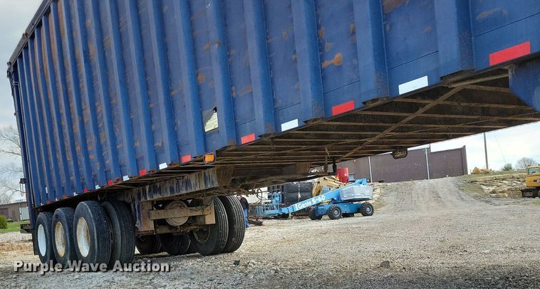 image for item MQ9694 2005 Wilkens 4511115SP0T walking floor trailer