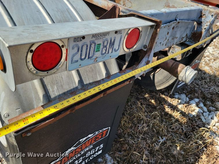 image for item MQ9695 1986 Heil tank trailer