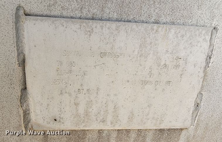 image for item MQ9695 1986 Heil tank trailer