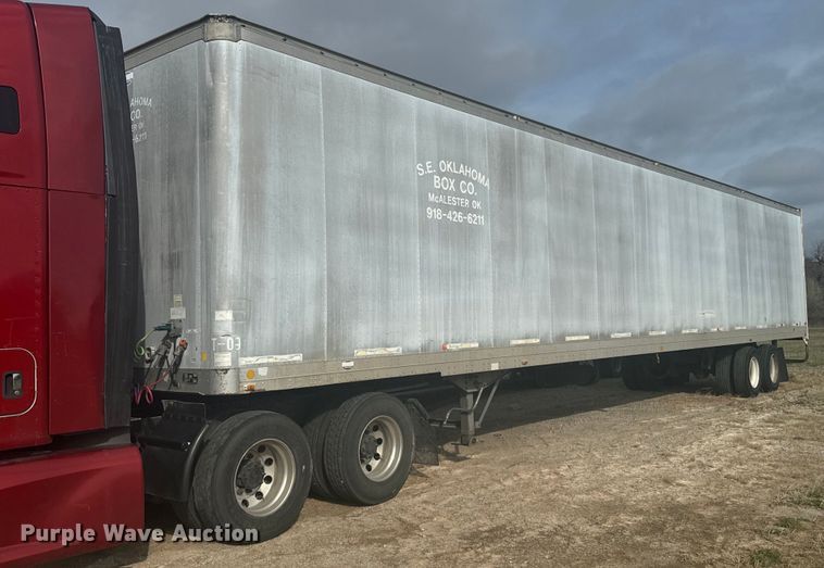 image for item ND9066 2005 Lufkin dry van trailer