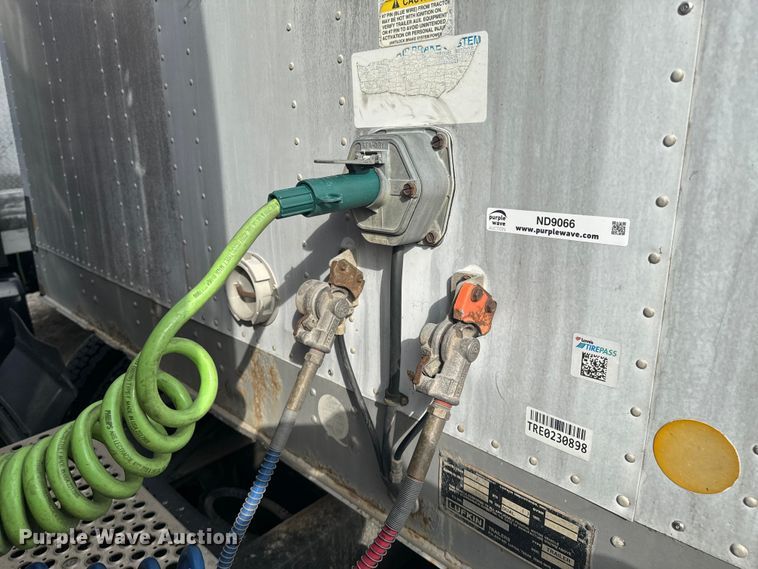 image for item ND9066 2005 Lufkin dry van trailer