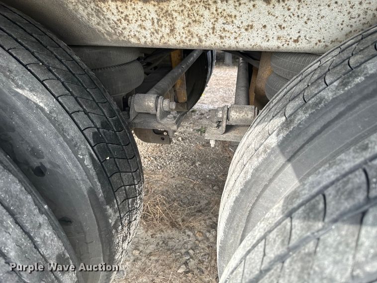 image for item ND9066 2005 Lufkin dry van trailer