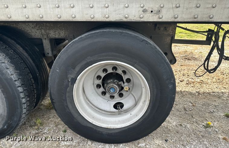 image for item ND9066 2005 Lufkin dry van trailer