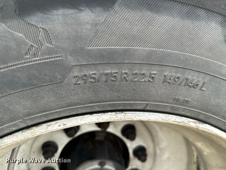 image for item ND9066 2005 Lufkin dry van trailer