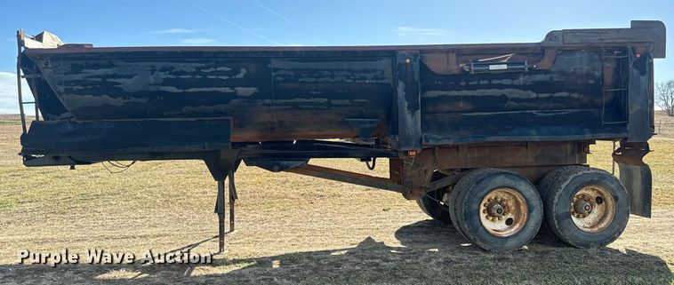 image for item NF9370 1998 Western Construction end dump trailer