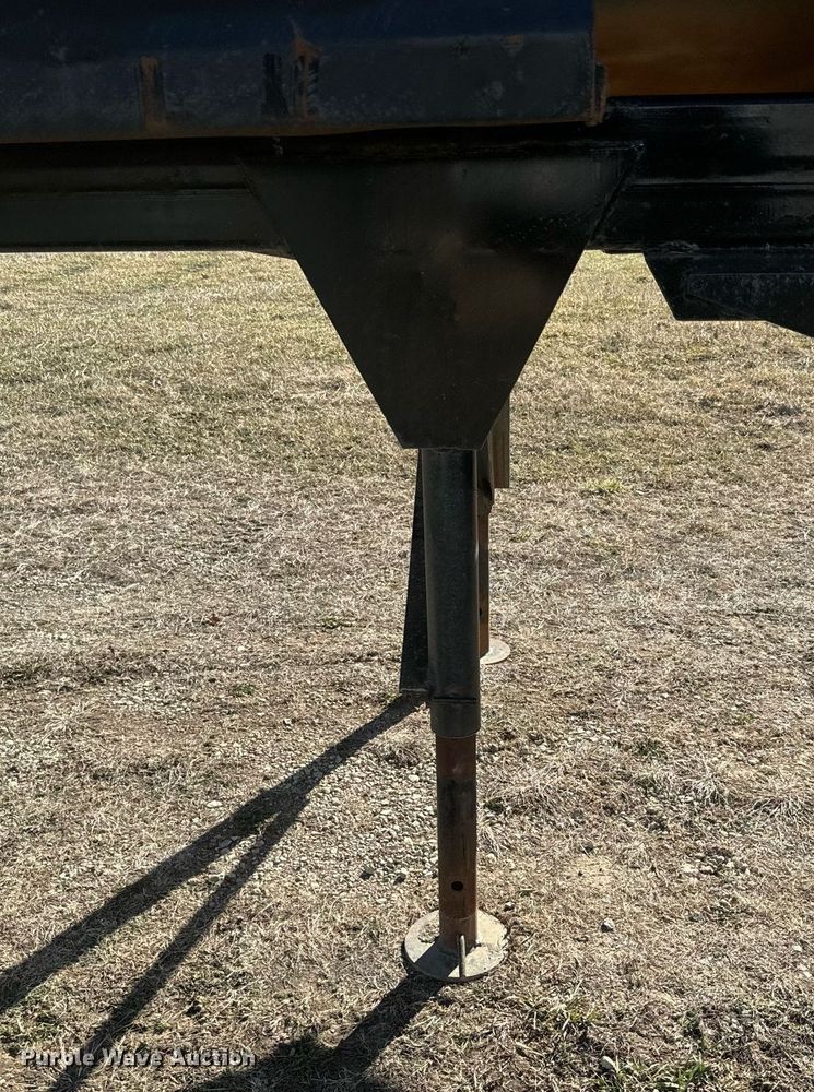 image for item NF9370 1998 Western Construction end dump trailer