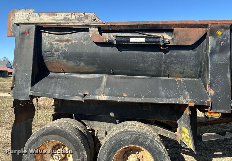 image for item NF9370 1998 Western Construction end dump trailer