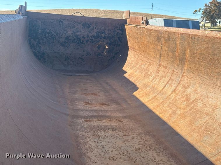 image for item NF9370 1998 Western Construction end dump trailer