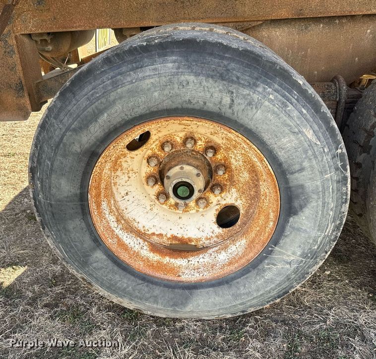 image for item NF9370 1998 Western Construction end dump trailer