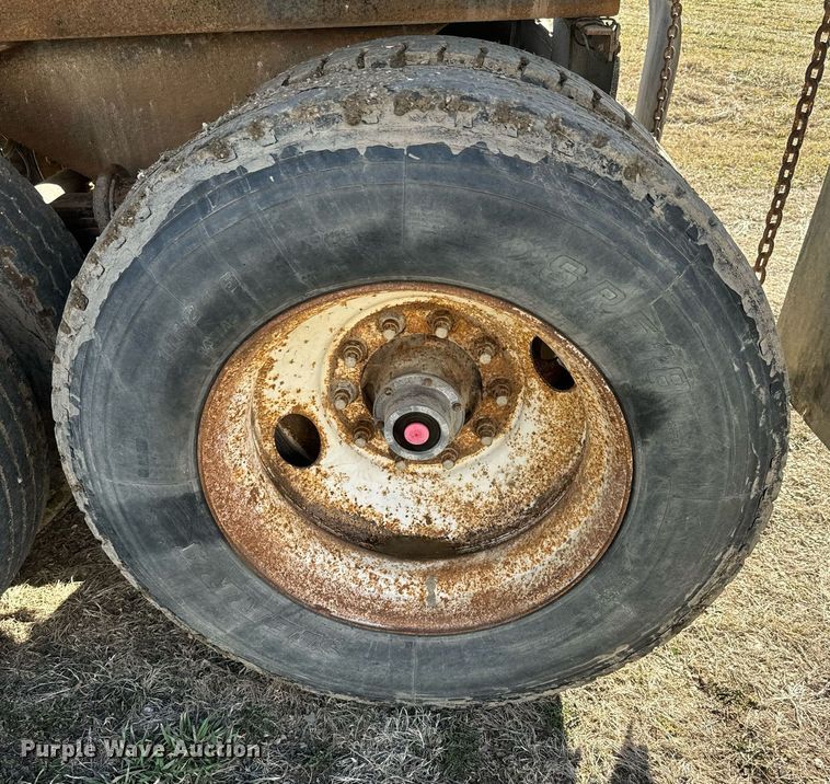 image for item NF9370 1998 Western Construction end dump trailer