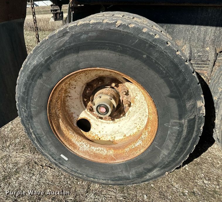 image for item NF9370 1998 Western Construction end dump trailer