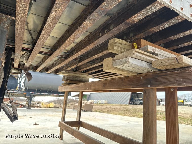 image for item NF9479 2005 Great Dane  dry van trailer