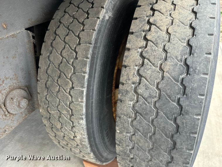 image for item NF9479 2005 Great Dane  dry van trailer