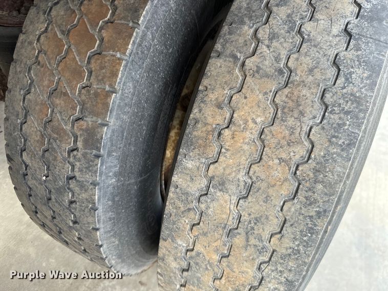 image for item NF9479 2005 Great Dane  dry van trailer