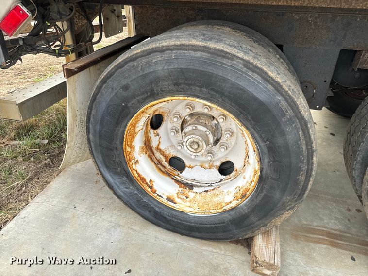 image for item NF9479 2005 Great Dane  dry van trailer