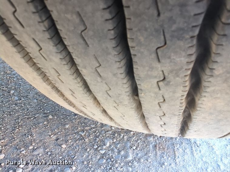 image for item NG9398 2020 Freightliner Cascadia 126 semi truck