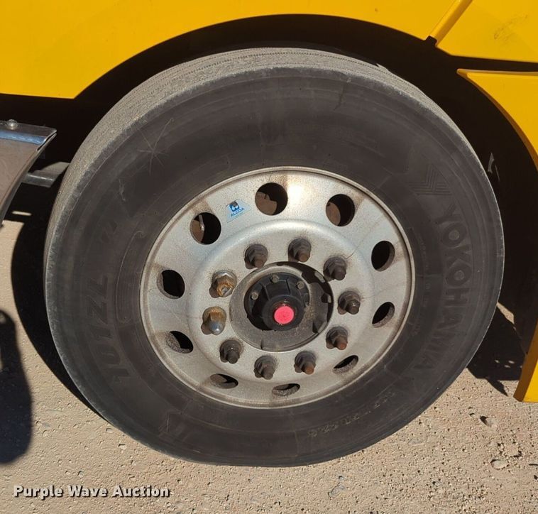 image for item NG9398 2020 Freightliner Cascadia 126 semi truck