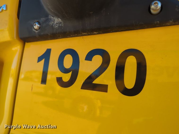 image for item NG9398 2020 Freightliner Cascadia 126 semi truck