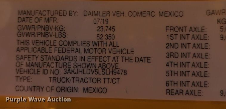 image for item NG9398 2020 Freightliner Cascadia 126 semi truck