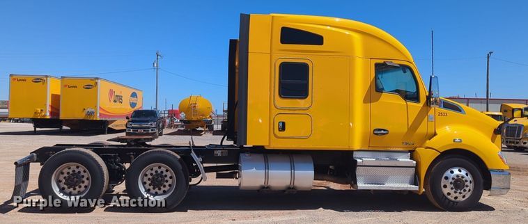 image for item NG9400 2019 Kenworth T680 semi truck