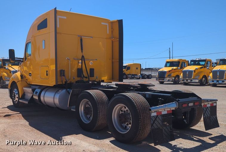 image for item NG9400 2019 Kenworth T680 semi truck
