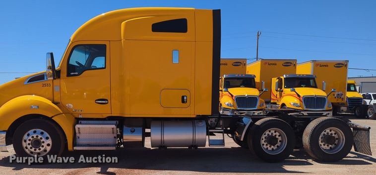 image for item NG9400 2019 Kenworth T680 semi truck