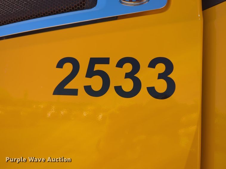 image for item NG9400 2019 Kenworth T680 semi truck