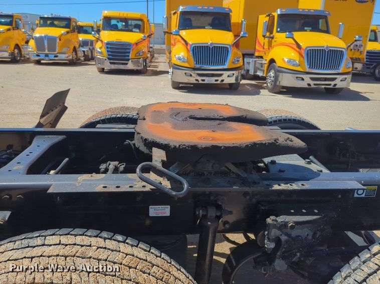 image for item NG9400 2019 Kenworth T680 semi truck