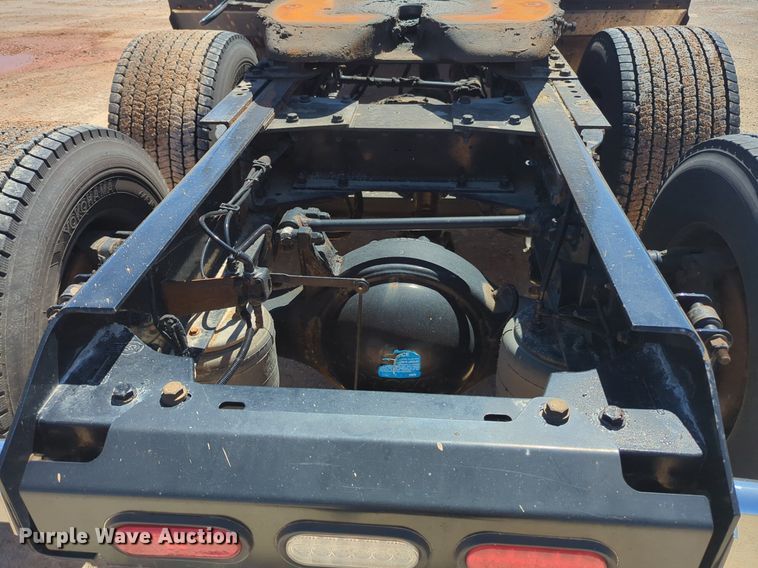 image for item NG9400 2019 Kenworth T680 semi truck