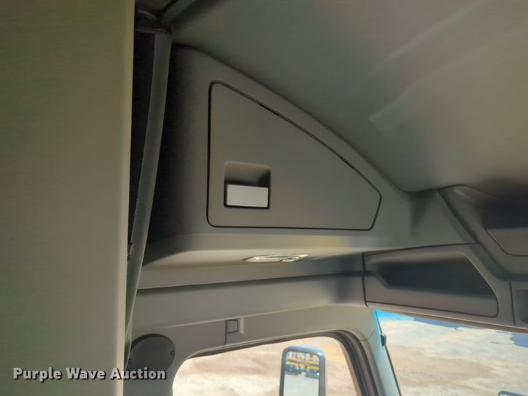 image for item NG9400 2019 Kenworth T680 semi truck