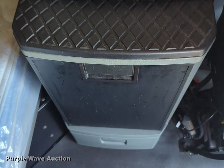 image for item NG9400 2019 Kenworth T680 semi truck