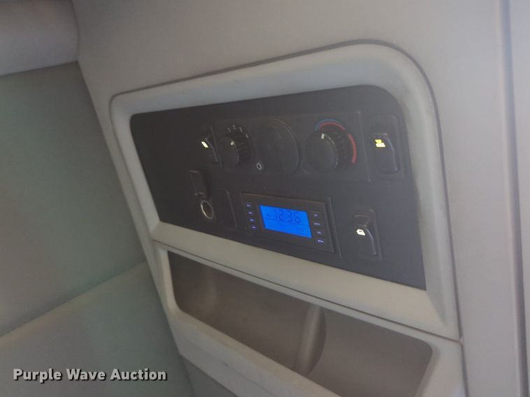 image for item NG9400 2019 Kenworth T680 semi truck