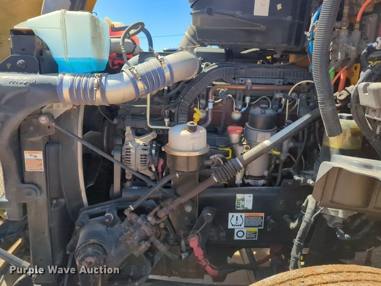 image for item NG9400 2019 Kenworth T680 semi truck