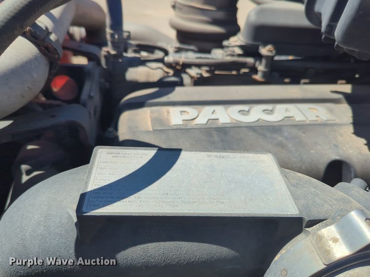 image for item NG9400 2019 Kenworth T680 semi truck