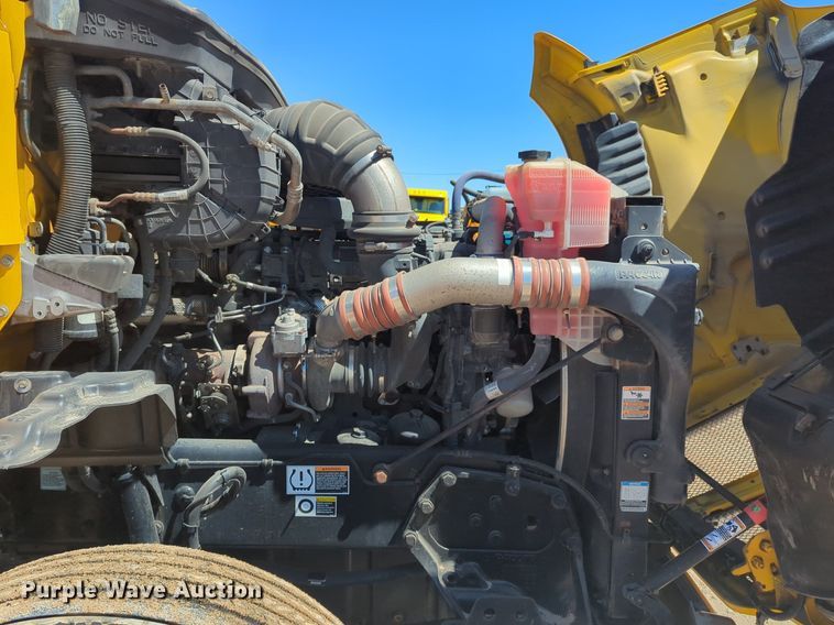 image for item NG9400 2019 Kenworth T680 semi truck