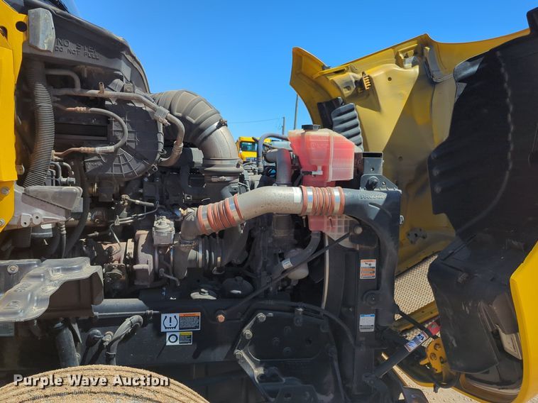 image for item NG9400 2019 Kenworth T680 semi truck