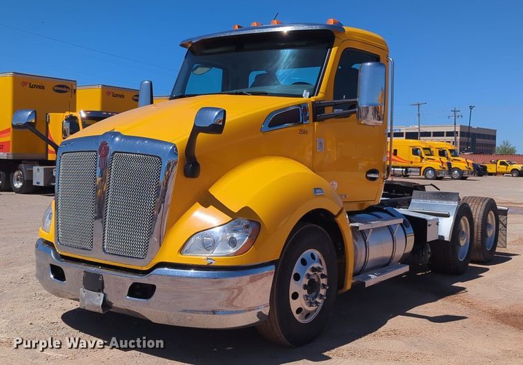 image for item NG9401 2019 Kenworth T680 semi truck