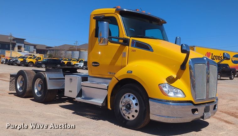 image for item NG9401 2019 Kenworth T680 semi truck