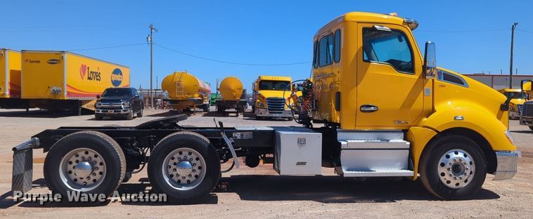 image for item NG9401 2019 Kenworth T680 semi truck