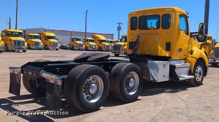 image for item NG9401 2019 Kenworth T680 semi truck