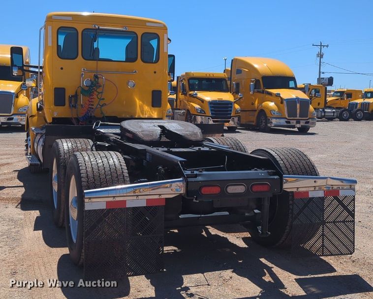 image for item NG9401 2019 Kenworth T680 semi truck