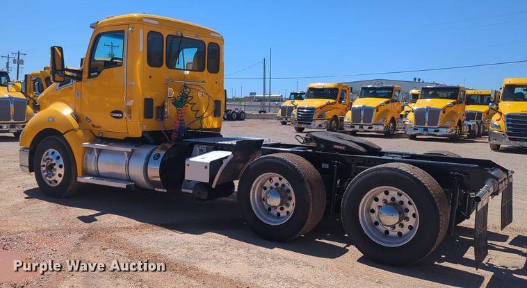 image for item NG9401 2019 Kenworth T680 semi truck