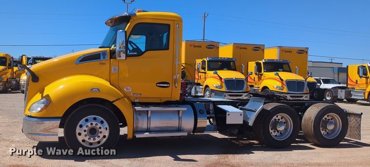 image for item NG9401 2019 Kenworth T680 semi truck