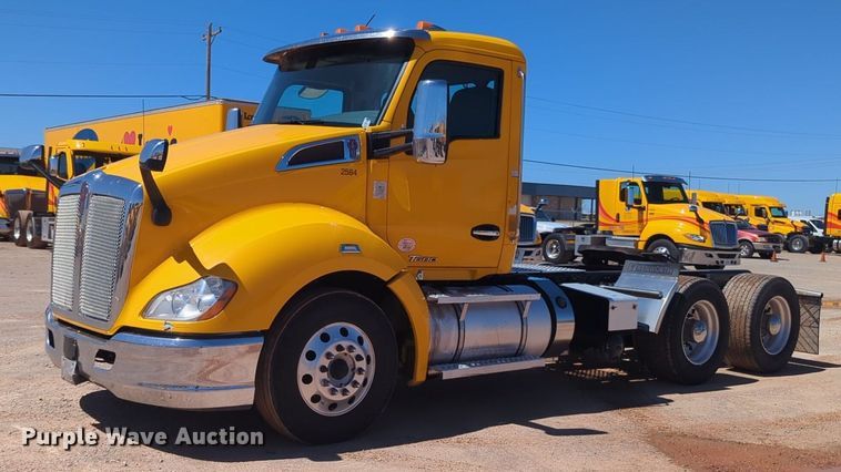 image for item NG9401 2019 Kenworth T680 semi truck