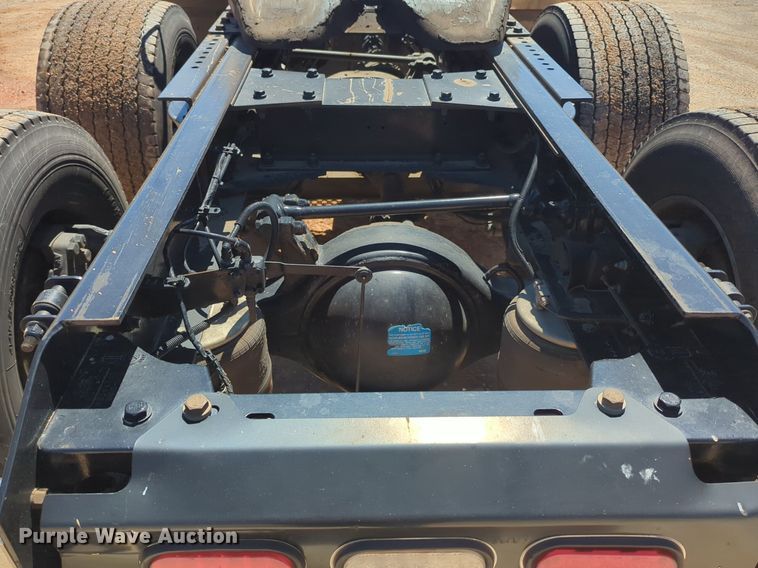 image for item NG9401 2019 Kenworth T680 semi truck