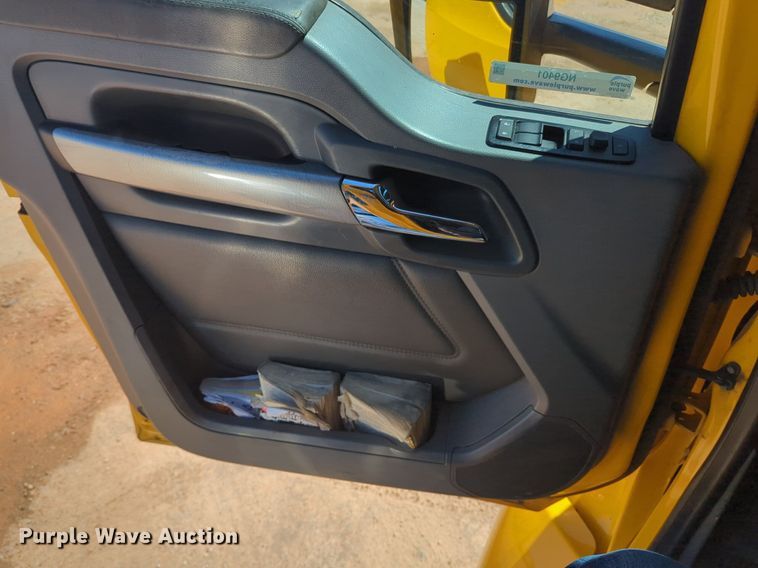 image for item NG9401 2019 Kenworth T680 semi truck