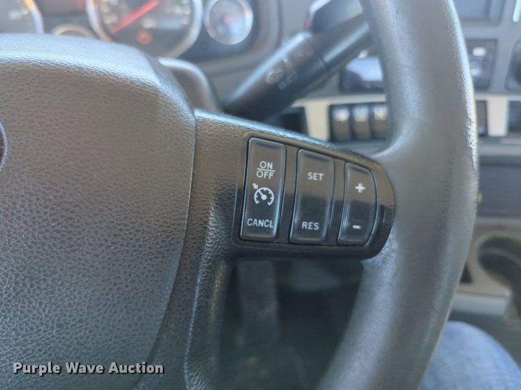 image for item NG9401 2019 Kenworth T680 semi truck