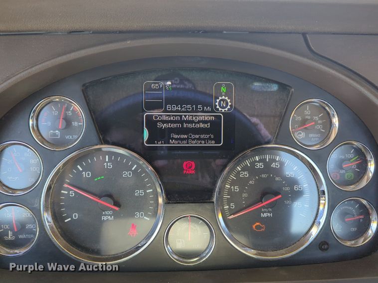 image for item NG9401 2019 Kenworth T680 semi truck