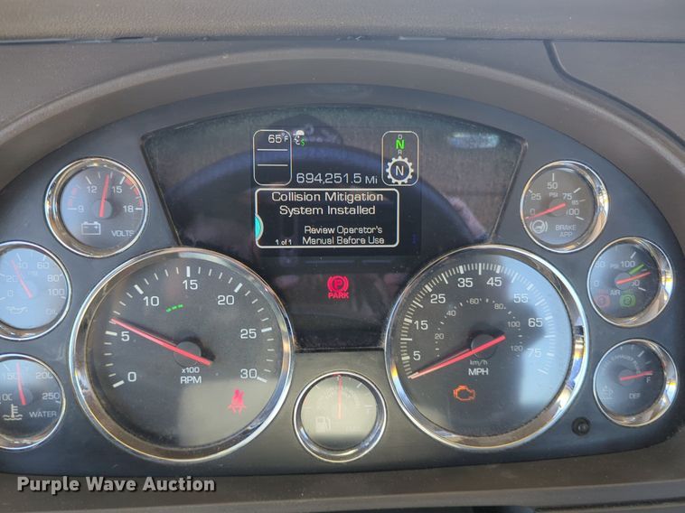 image for item NG9401 2019 Kenworth T680 semi truck