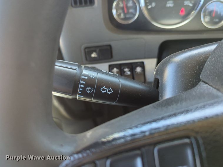 image for item NG9401 2019 Kenworth T680 semi truck